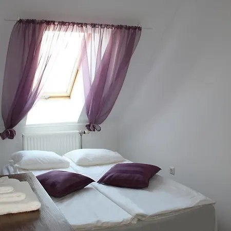 Apartment Budapest アパート ブダペスト